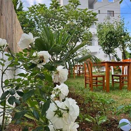 Central Garden Residence Sofia - Free Parking クサミル エクステリア 写真