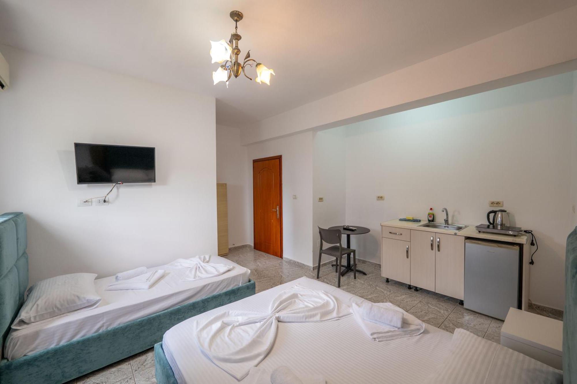 Central Garden Residence Sofia - Free Parking クサミル エクステリア 写真