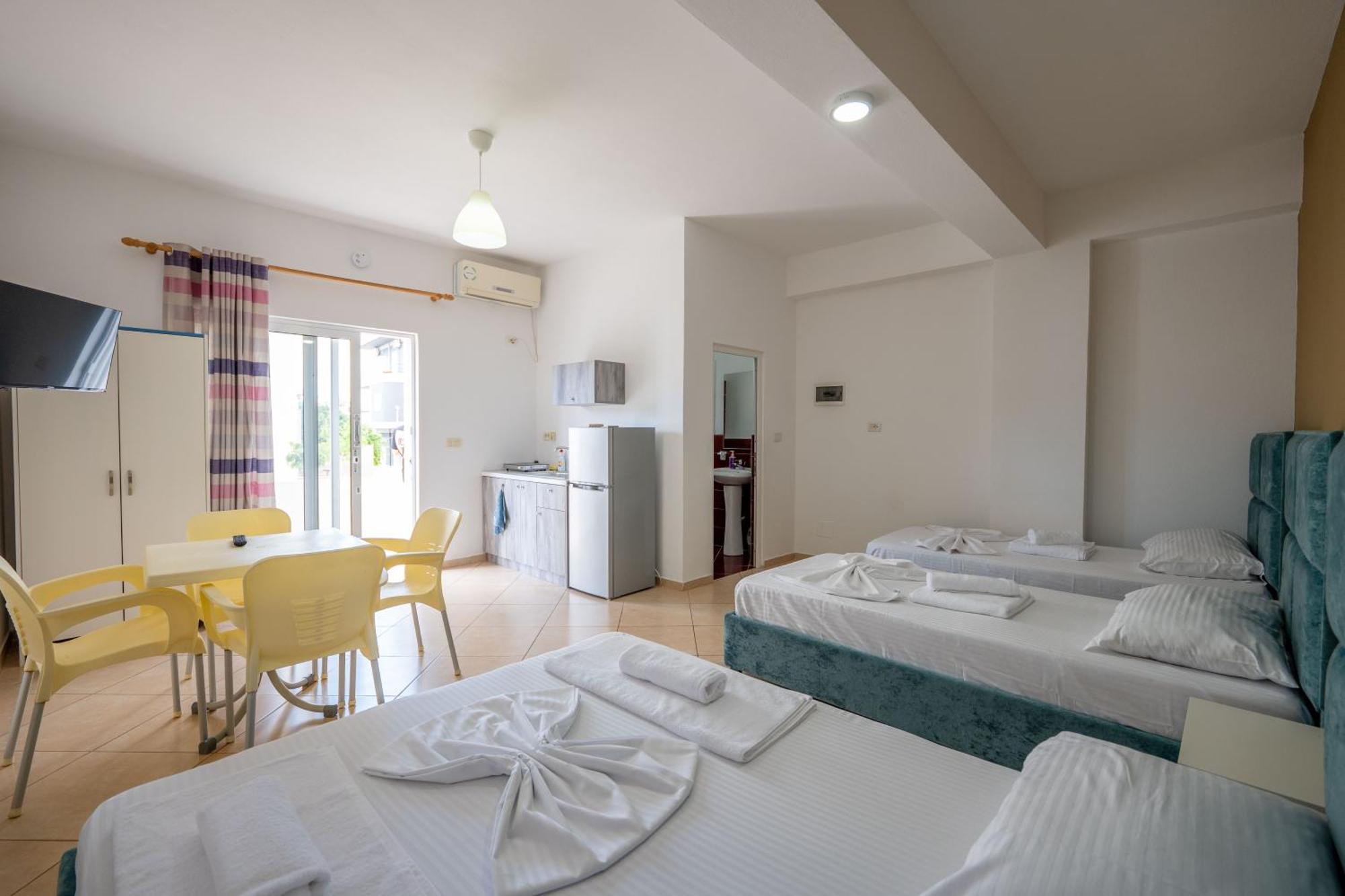 Central Garden Residence Sofia - Free Parking クサミル エクステリア 写真