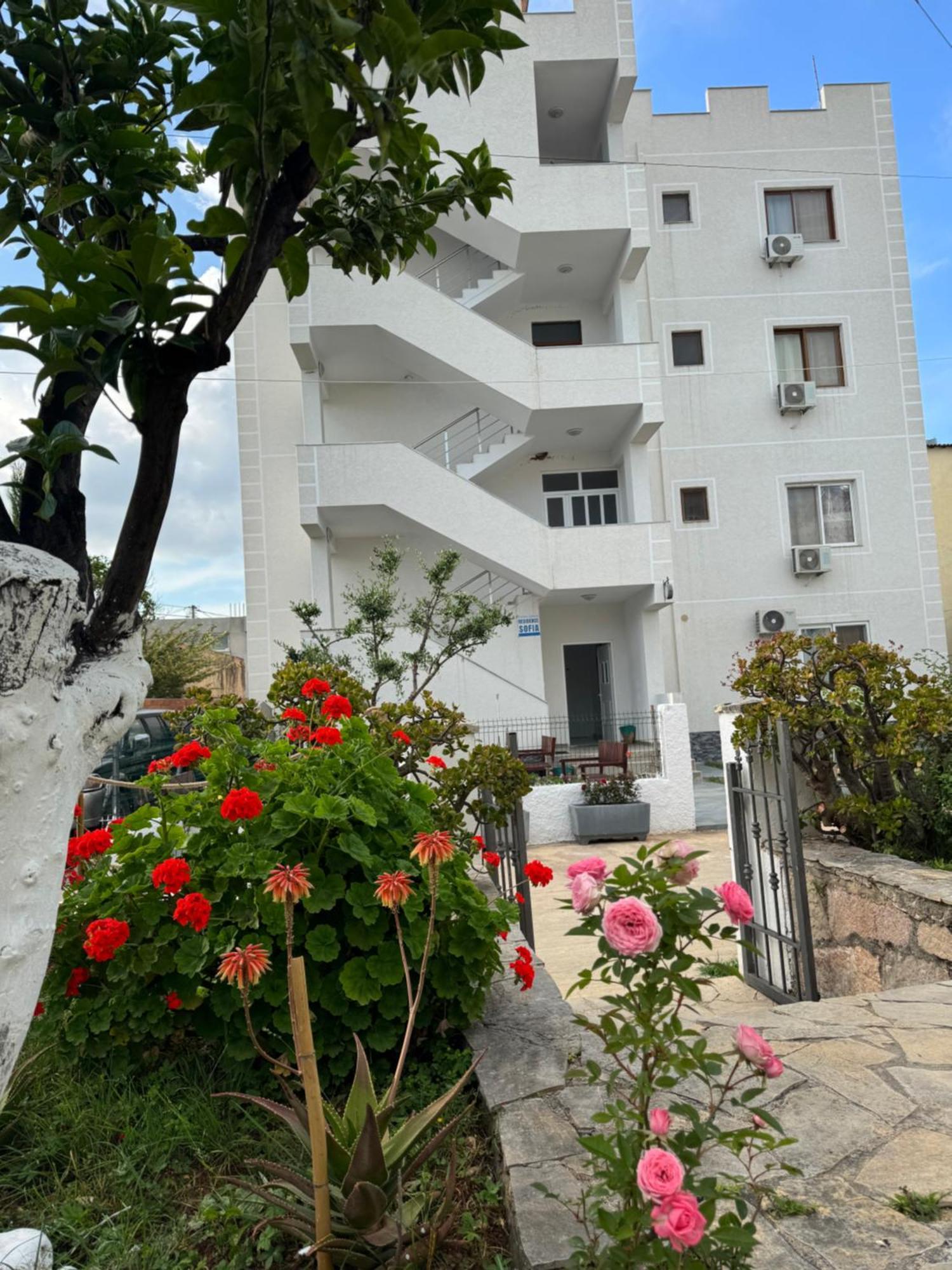 Central Garden Residence Sofia - Free Parking クサミル エクステリア 写真
